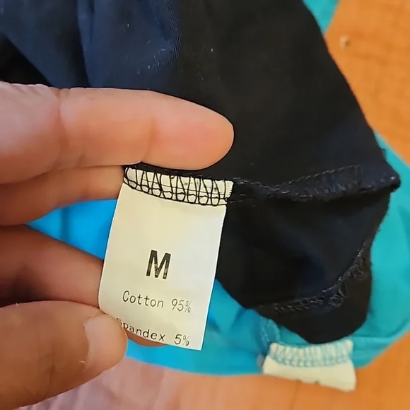 3 crop tops - Picture 4 of 11